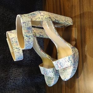 NIB Mix No. 6 Women's white multi beach tie dye high heels size 9